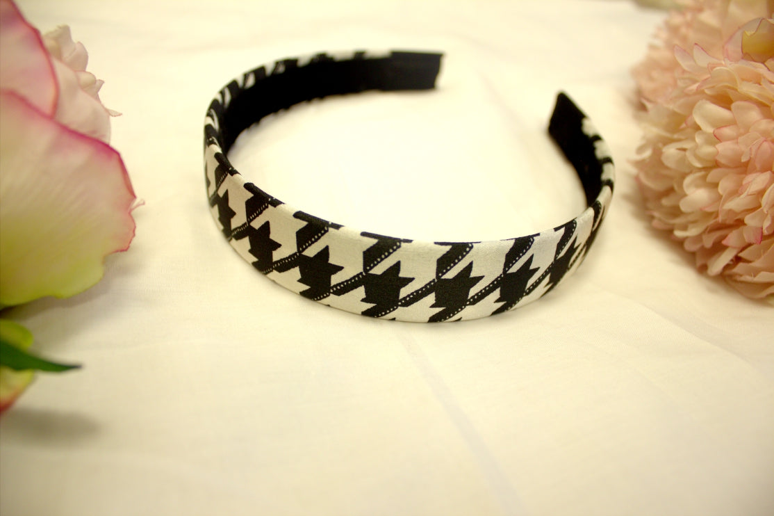 CLASSIC HOUNDSTOOTH HAIRBAND