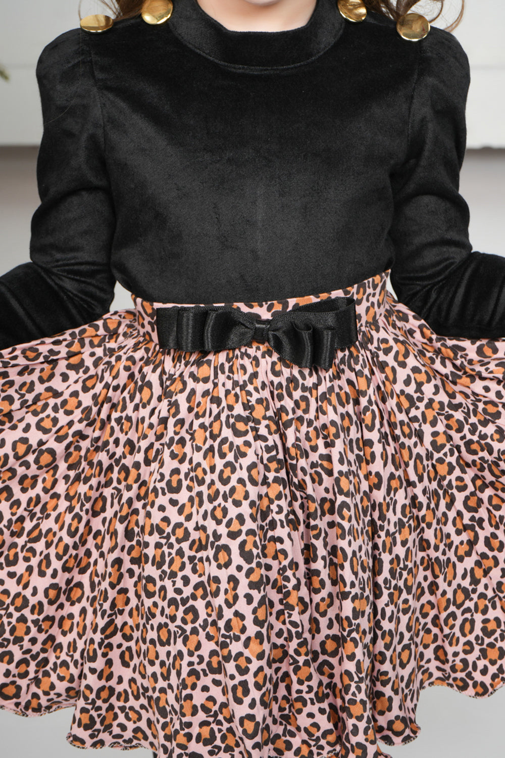 BLACK HI-NECK AND LEOPARD SKIRT