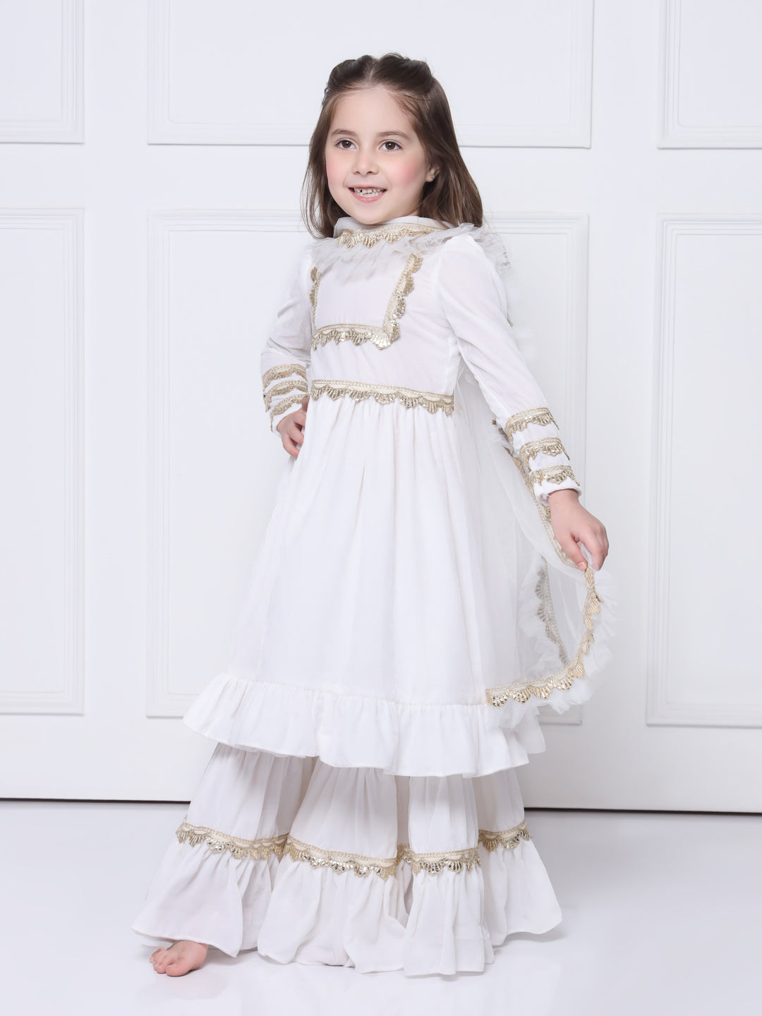 WHITE VELVET SET - A white velvet suit with sharara